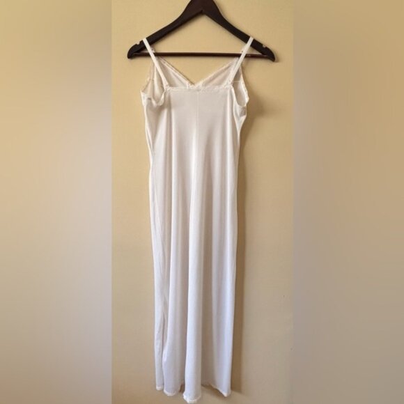 Vintage| 1970s Wilmot Full-Length Ivory Nylon Slip Negligee w/Side Slit Sz XS 32 - Picture 3 of 7